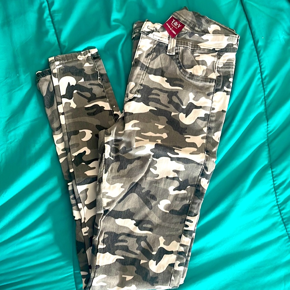 Black/White/Gray Cameo Skinny Dress